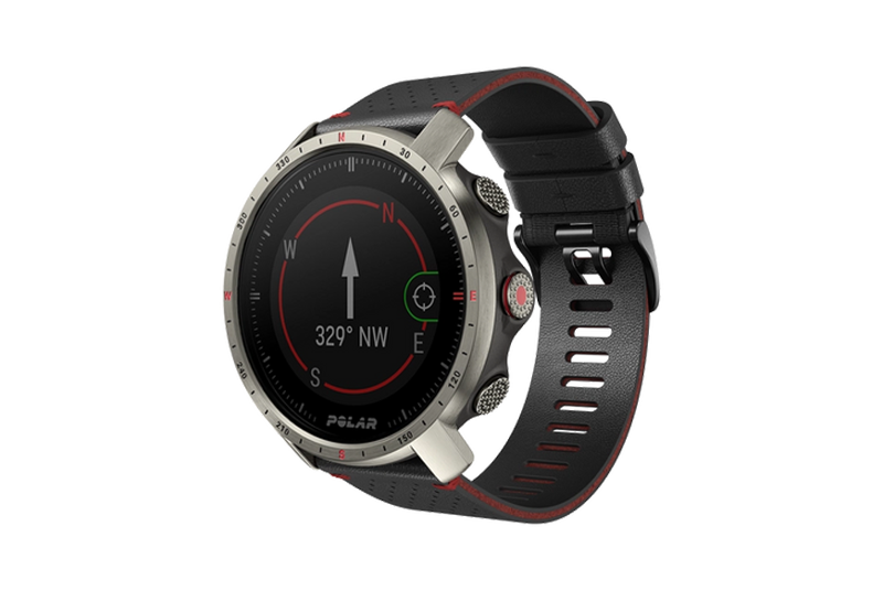 Man sieht die Polar Grit X Pro in der Titan-Version.